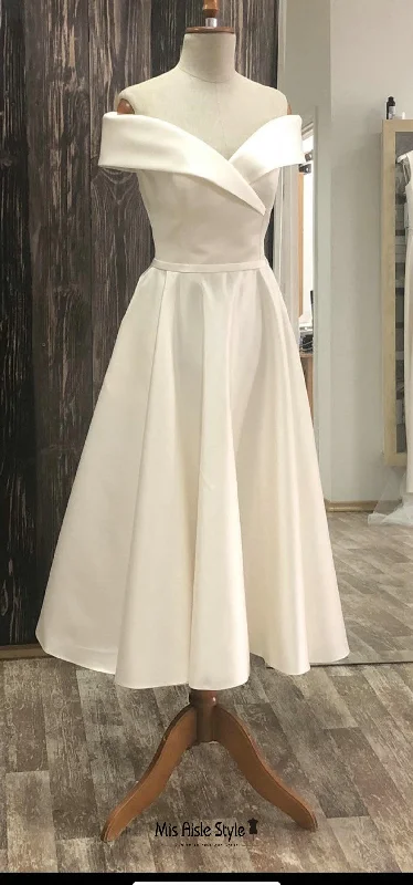 high-waisted dresshigh-waisted dressSimple Off Shoulder Sleeve Short Wedding Dress