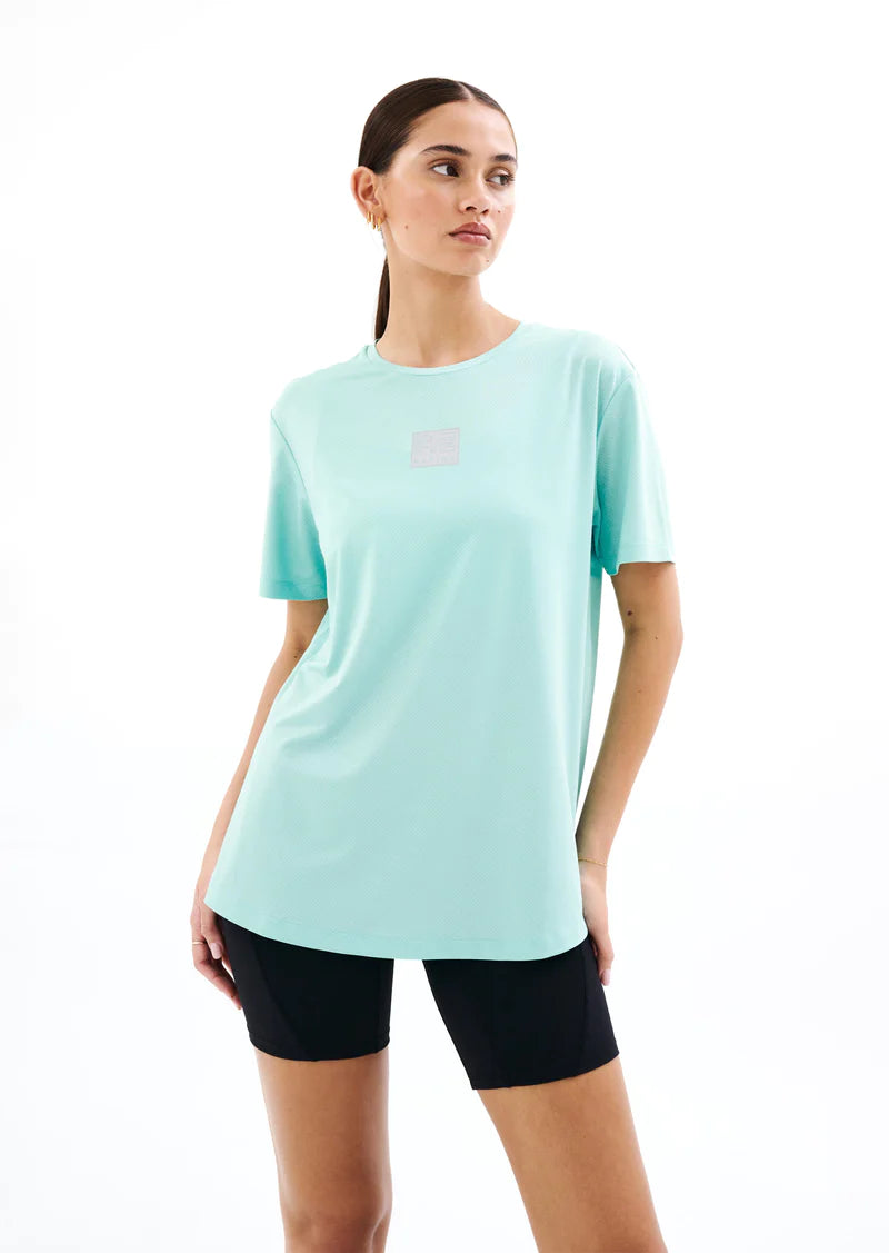 bold fitness hoodieCROSSOVER AIR FORM TEE IN AQUA