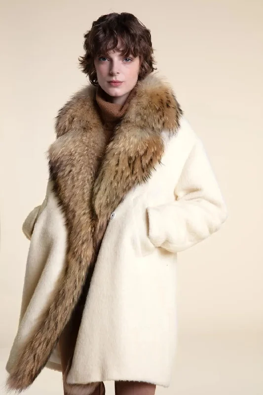 Blowout Sale Wool coat with fur